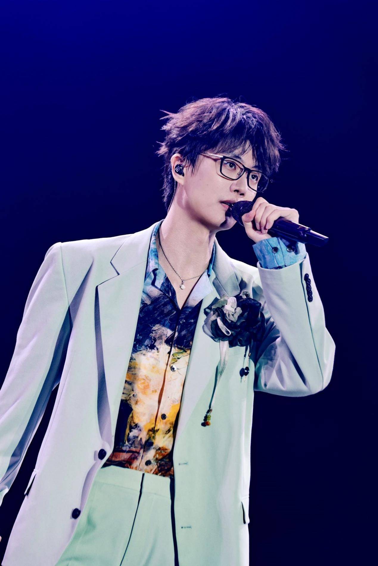 AI赋能，万物重构